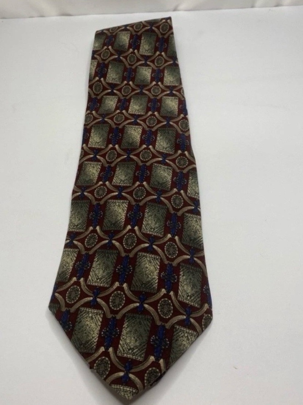 Vintage Metropolitan Museum of Art 100% Silk Tie USA Made Red Gold Geometric